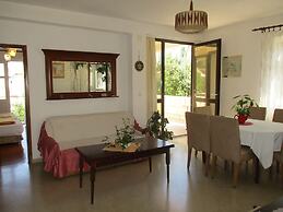 Apartments And Rooms Artemida