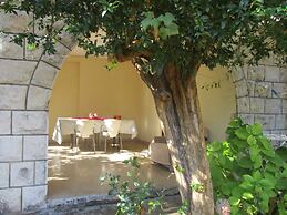 Apartments And Rooms Artemida