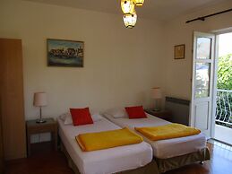 Apartments And Rooms Artemida