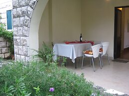 Apartments And Rooms Artemida