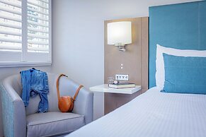 Marina Beach Motel