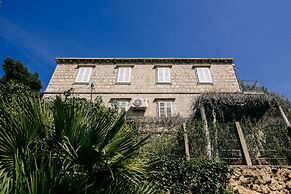 Sea Pearl Apartments by DuHomes