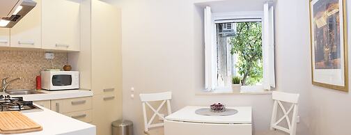 Sea Pearl Apartments by DuHomes