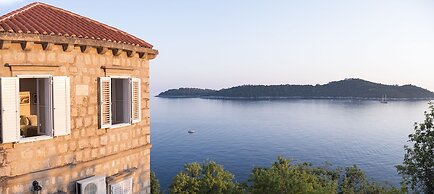 Sea Pearl Apartments by DuHomes