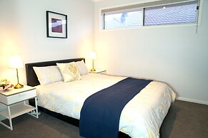 Waterfront Villa in Sanctuary Lakes