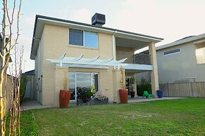 Waterfront Villa in Sanctuary Lakes