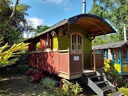 Hosteria La Roulotte Mindo