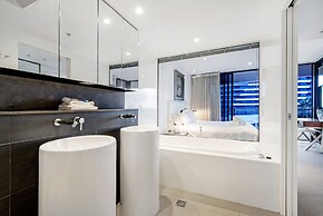 Oracle Broadbeach Apartments
