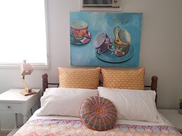 Stylish Comfortable Central Artists Home