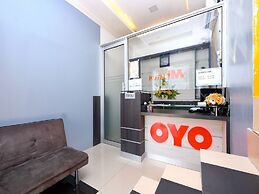 OYO 89587 IM Hotel