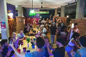 Mad Monkey Bangkok Hostel - Adults Only