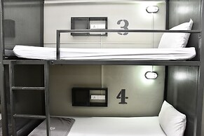 Mad Monkey Bangkok Hostel - Adults Only