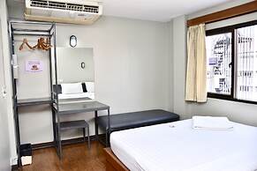 Mad Monkey Bangkok Hostel - Adults Only