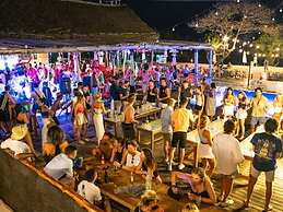 Mad Monkey Gili Trawangan - Hostel