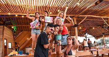 Mad Monkey Gili Trawangan - Hostel