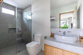 Modern 3BR Villa with Private Pool & BBQ