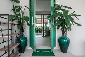 Modern 3BR Villa with Private Pool & BBQ