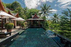 Classy 4-BR Seaview Villa at Surin Beach