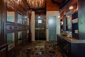 Classy 4-BR Seaview Villa at Surin Beach