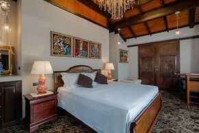 Classy 4-BR Seaview Villa at Surin Beach