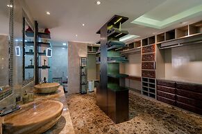 Classy 4-BR Seaview Villa at Surin Beach