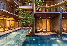 Daisy Boutique Hotel & Apartment