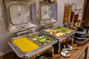 Daisy Boutique Hotel & Apartment