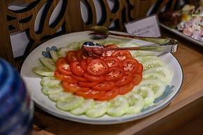 Daisy Boutique Hotel & Apartment