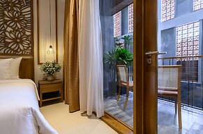 Daisy Boutique Hotel & Apartment