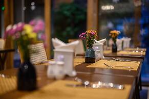 Daisy Boutique Hotel & Apartment