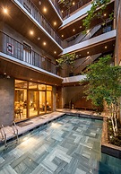 Daisy Boutique Hotel & Apartment