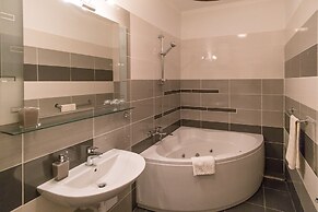 JR Luxury Guesthouse