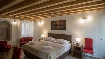 JR Luxury Guesthouse 2