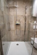 JR Luxury Guesthouse 2