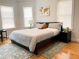 Stunning 3bd/3ba in Jamaica Plain Near the Trains #2