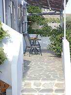 Galini Rooms & Apartments Syros