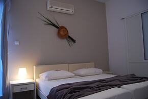 Galini Rooms & Apartments Syros