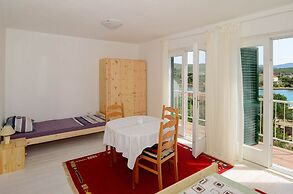 Holiday Home Lovište