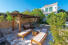 Holiday Home Lovište