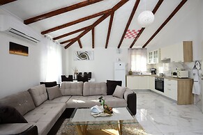 The Hidden Treasure Village - 3 Villas