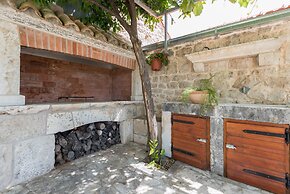 The Hidden Treasure Village - 3 Villas