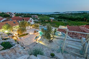 The Hidden Treasure Village - 3 Villas