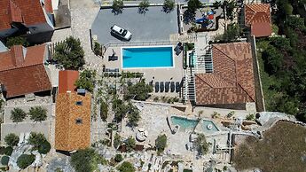 The Hidden Treasure Village - 3 Villas