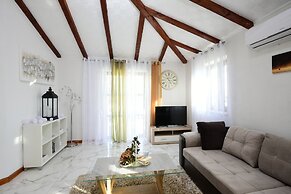 The Hidden Treasure Village - 3 Villas