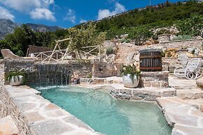 The Hidden Treasure Village - 3 Villas