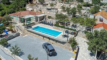 The Hidden Treasure Village - 3 Villas