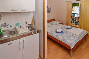 Studio Apartments Lulak