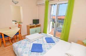 Studio Apartments Lulak