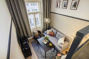 Royal APTs Prague by Michal&Friends