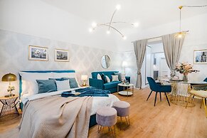 Royal APTs Prague by Michal&Friends